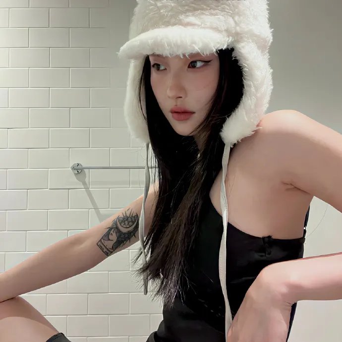 绿头苍蝇 封面
